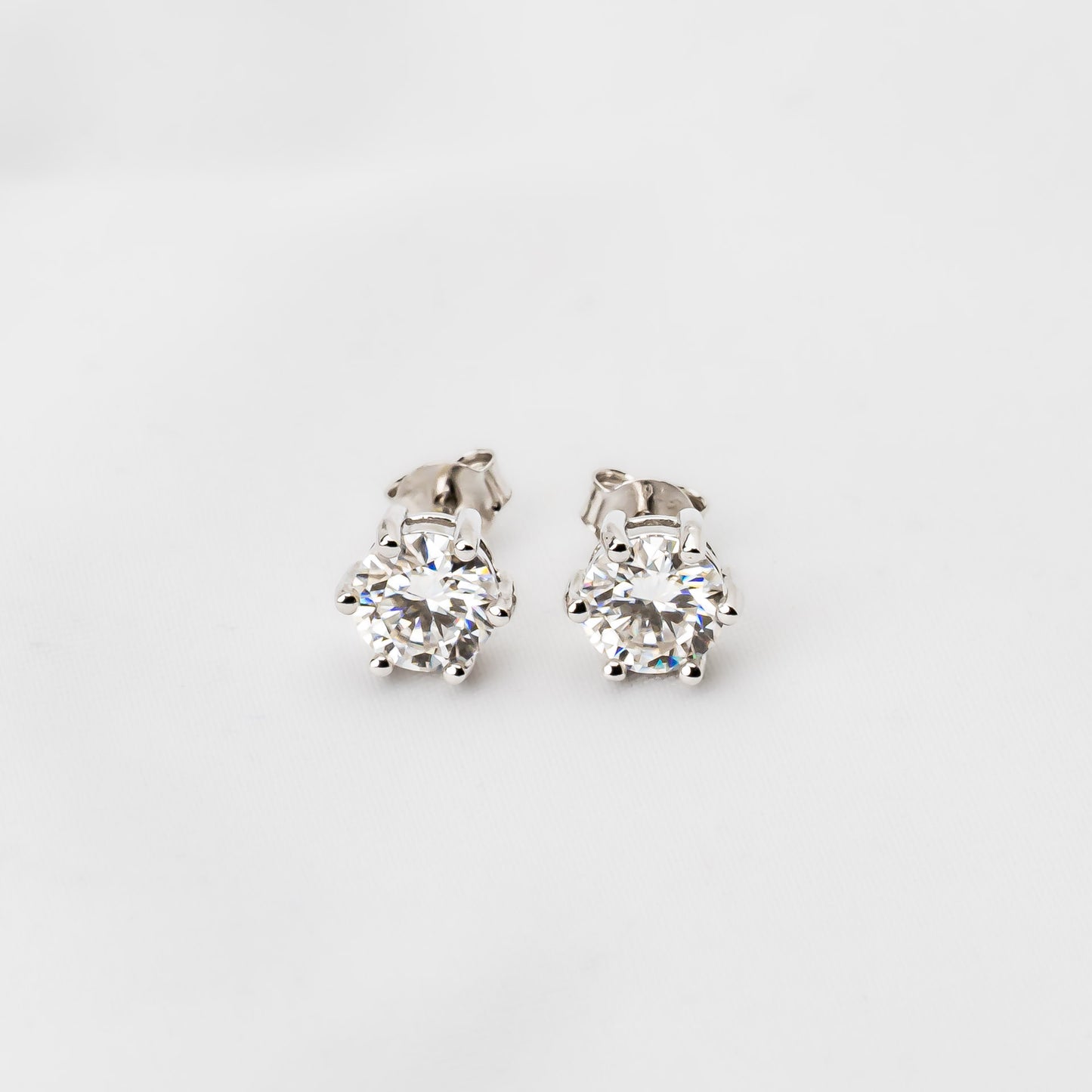 Solenne Studs