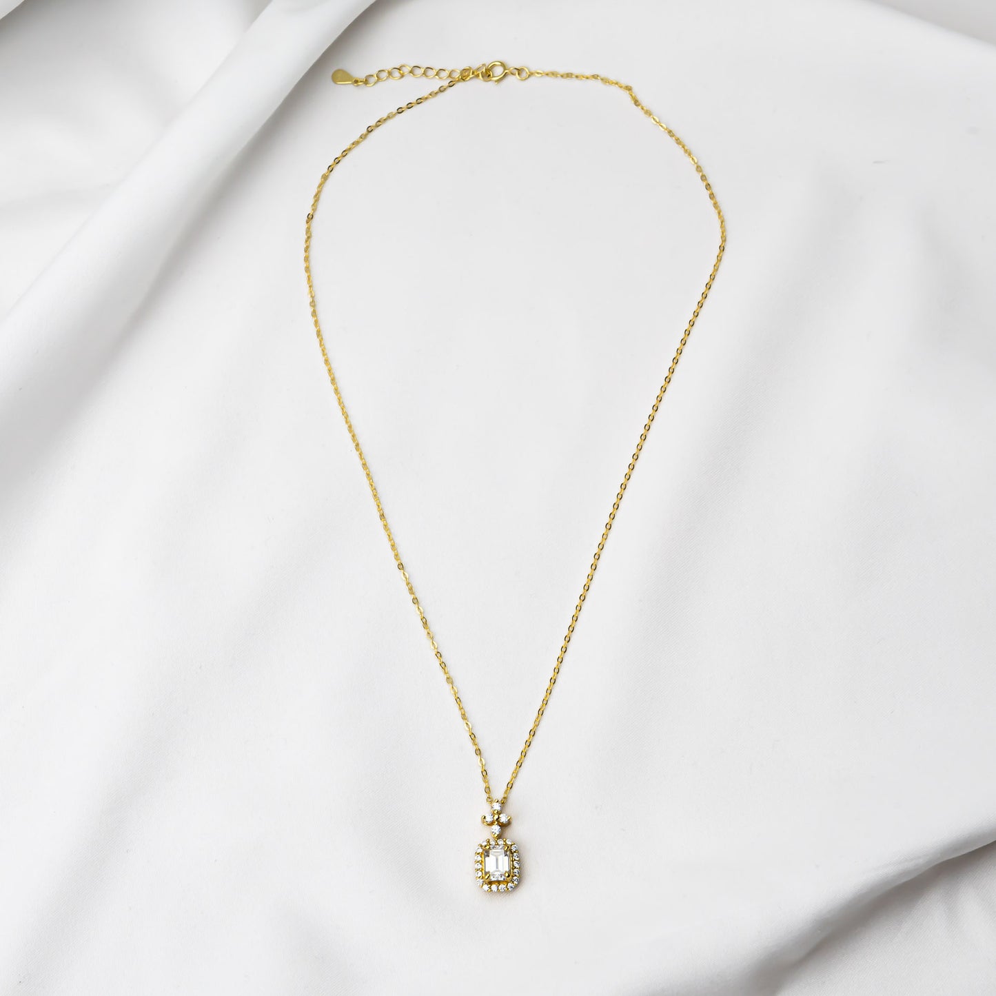 Luce Necklace