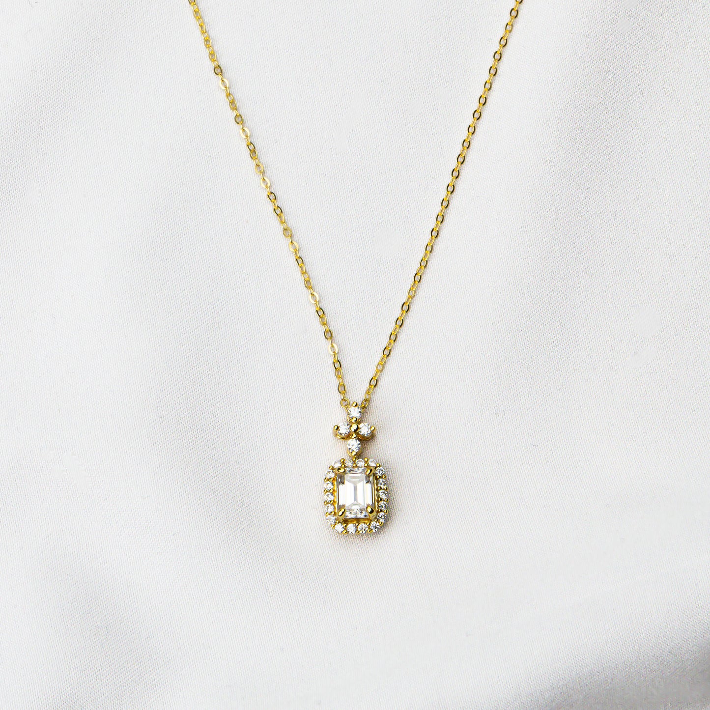 Luce Necklace